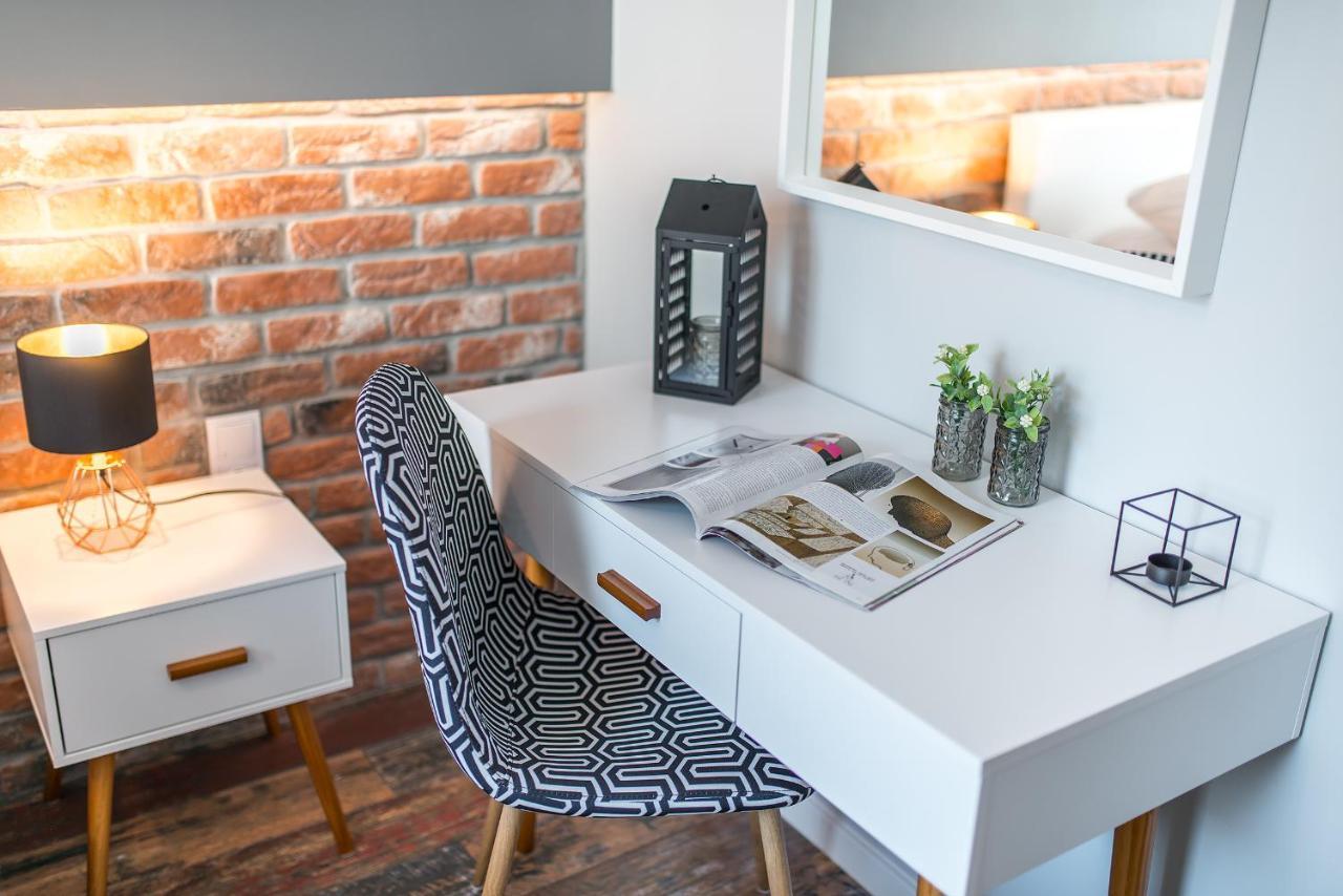 Close To Chopin Airport, Cybernetyki, Free Parking By Cosmo Spirit 바르샤바 외부 사진