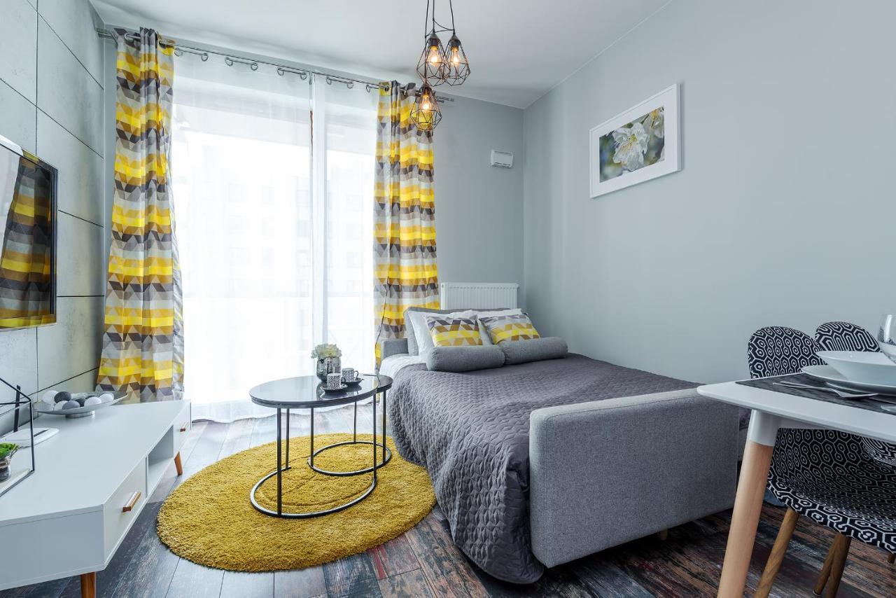 Close To Chopin Airport, Cybernetyki, Free Parking By Cosmo Spirit 바르샤바 외부 사진