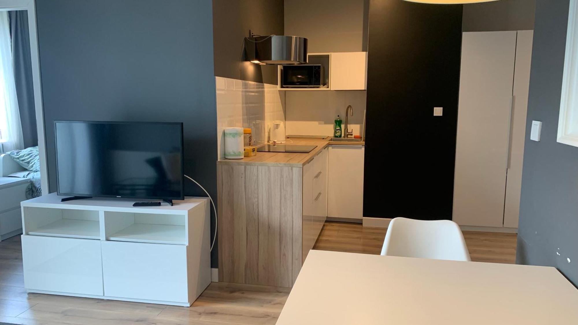 Close To Chopin Airport, Cybernetyki, Free Parking By Cosmo Spirit 바르샤바 외부 사진