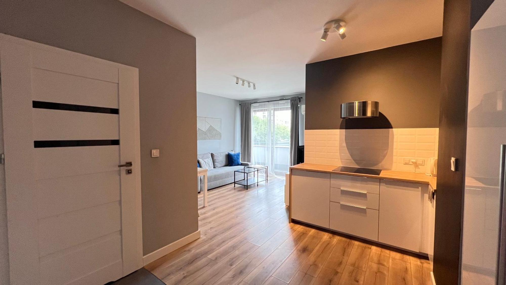 Close To Chopin Airport, Cybernetyki, Free Parking By Cosmo Spirit 바르샤바 외부 사진
